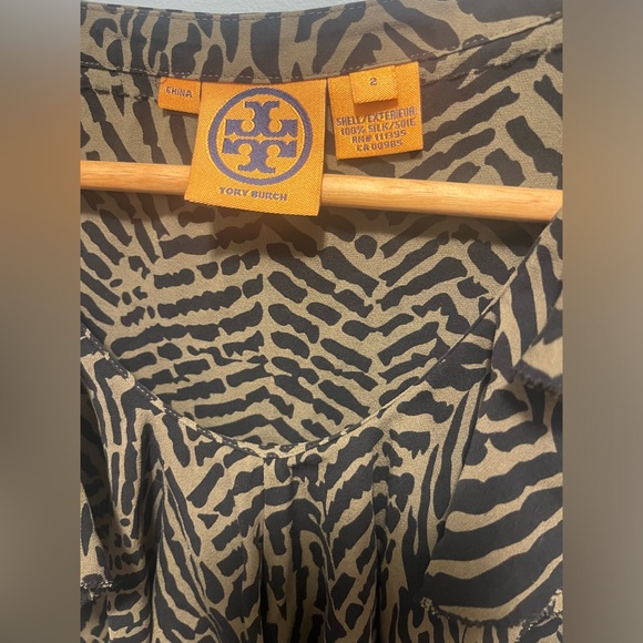 TORY BURCH, 100% silk black and brown pattern tank top, size 2 - Picture 4 of 4